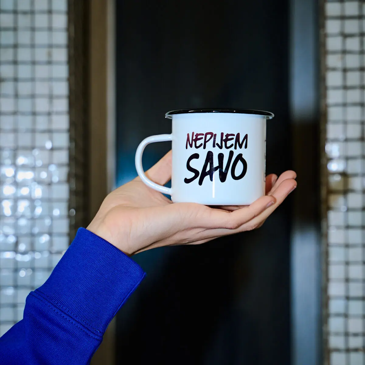 Smaltovaný hrnček Nepijem savo